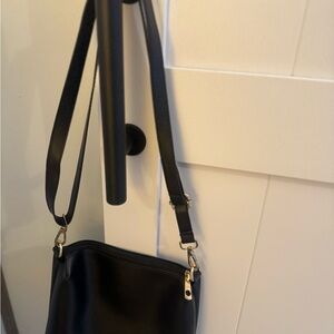Elegant Black Leather Shoulder Bag